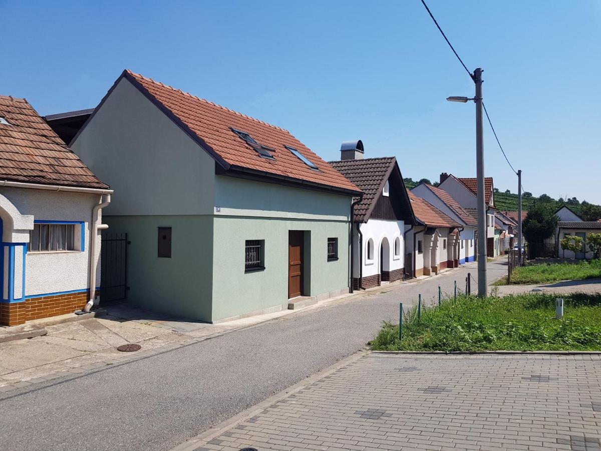 Sklep U Cejku Villa Mutenice Luaran gambar