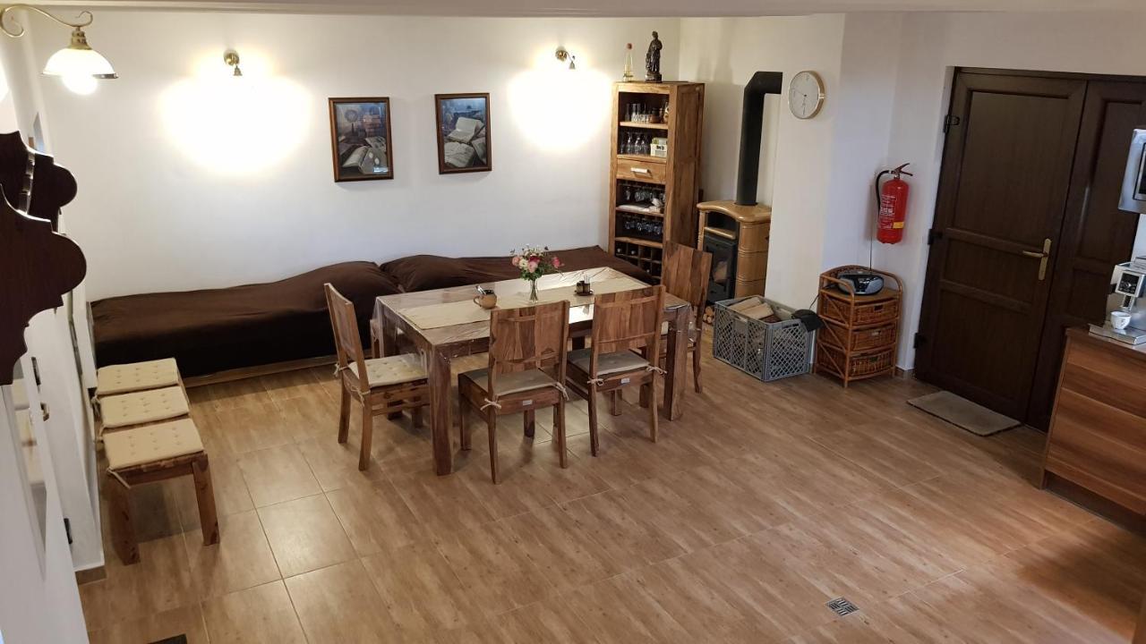 Sklep U Cejku Villa Mutenice Luaran gambar
